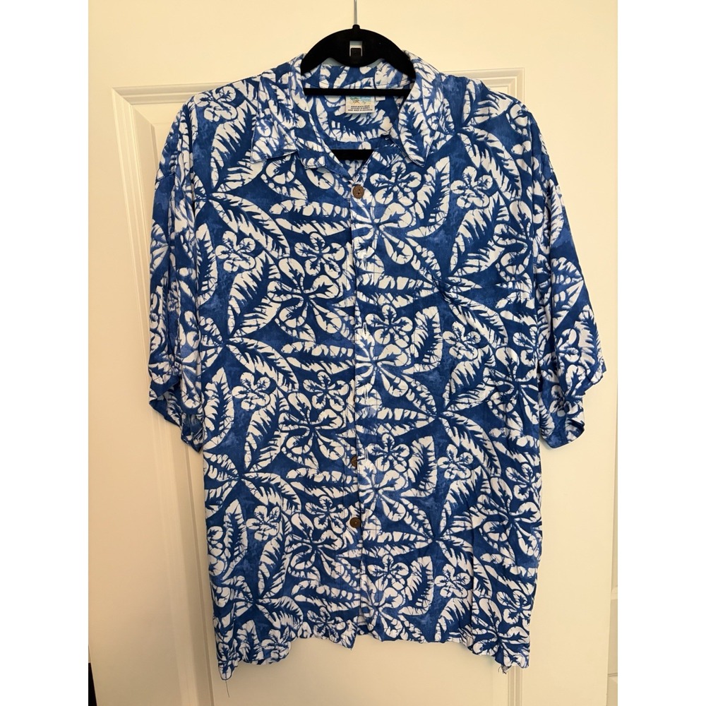 Makai Beach Wear Size M Hawaiian Shirt
